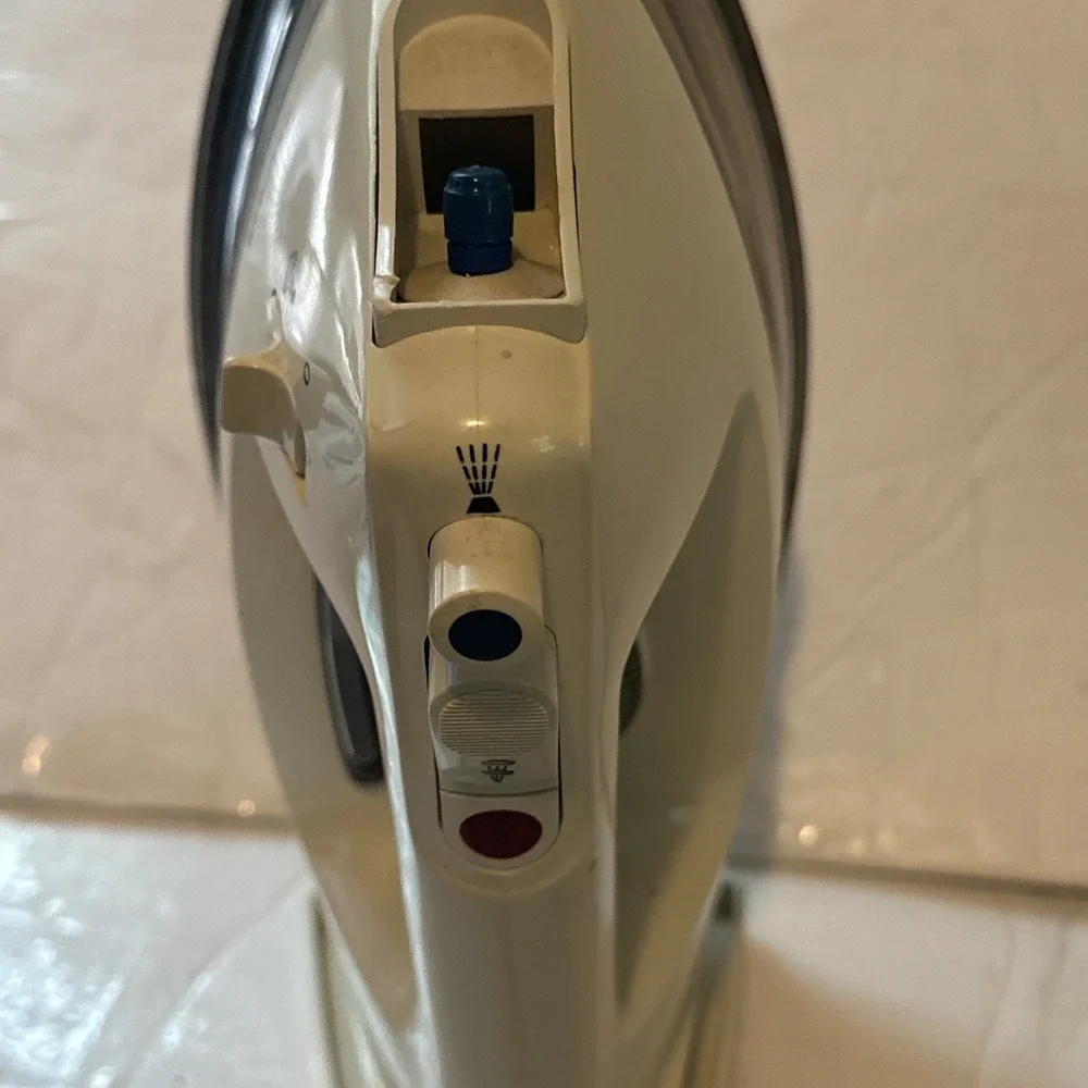Vintage ROWENTA STEAM IRON DA804 1200W